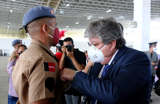 João Azevêdo prestigia solenidade de formatura de novos soldados da Polícia Militar e do Corpo de Bombeiros