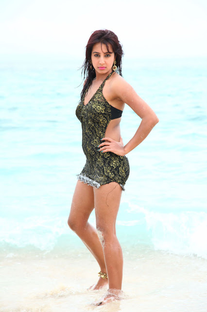 Sanjana Sexy thigh photos