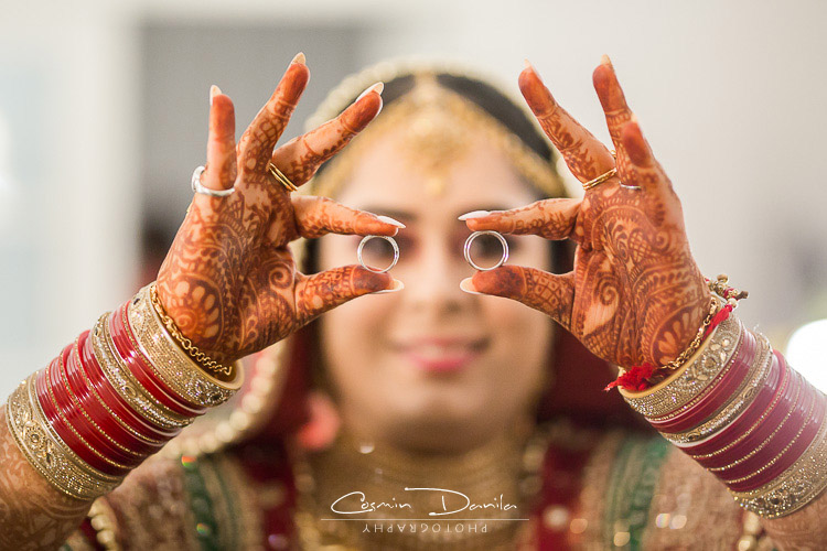 Hindu wedding couple hi-res stock photography and images - Alamy