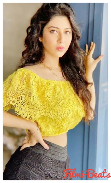 Biography and wallpapers of Sonarika Bhadauria.