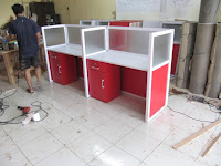 Bentuk Lurus - Meja Sekat Kantor Semarang