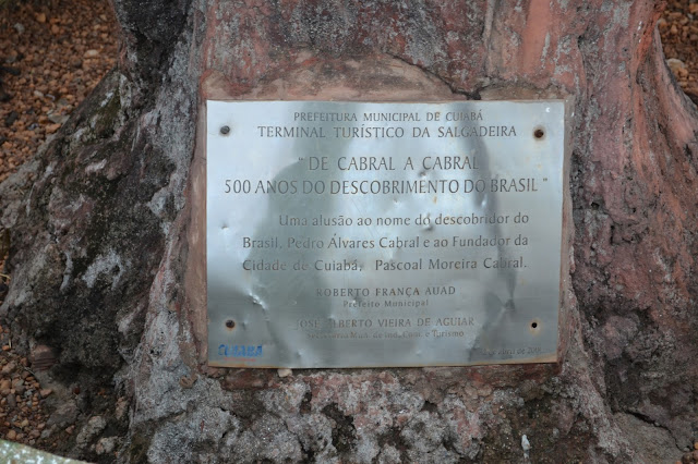  foto da placa comemorativa De Cabral a Cabral  