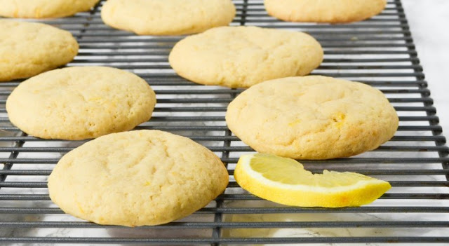 Soft Baked Lemon Cookies #easy #cookies
