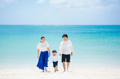 沖縄旅行 家族写真 ビーチ