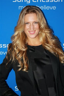 Victoria Azarenka Hairstyles