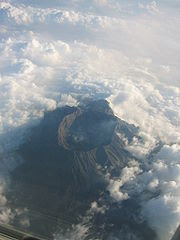 Gunung Tertinggi Di Indonesia (info-asik.com)