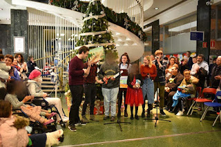 Encendido del árbol de Navidad en el hospital de Cruces