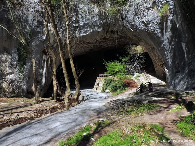 cueva de Zugarramurdi, navarra