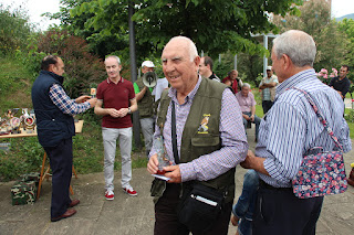 Decenas de aficionados participan en el Concurso de Pájaros Cantores en el jardín botánico