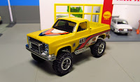 hot wheels '83 chevy silverado 4x4 off road racing