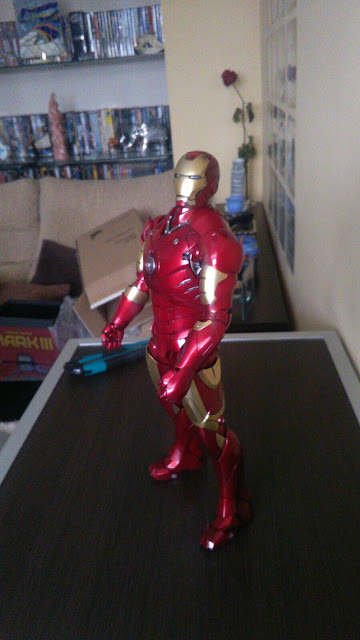 Iron Man Mark III Diecast Hot Toys