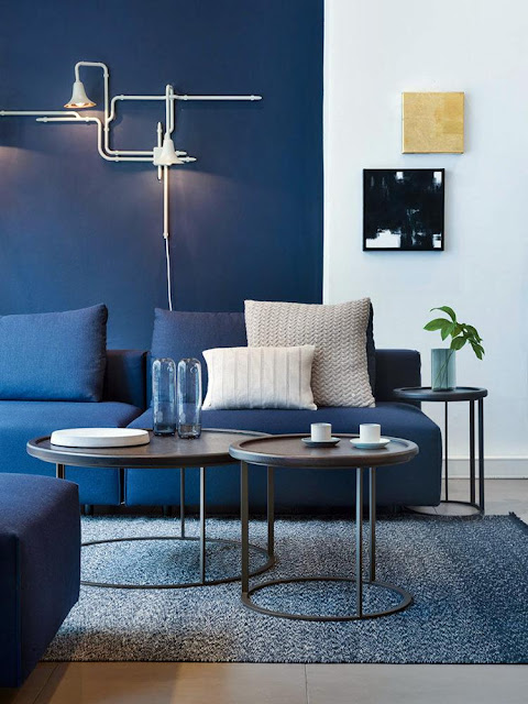 Navy-Blue-Living-Room-ideas-with-blue-sofa