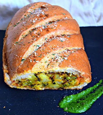 http://cookilicious.com/burgers_sandwiches/stuffed-potato-french-loaf/