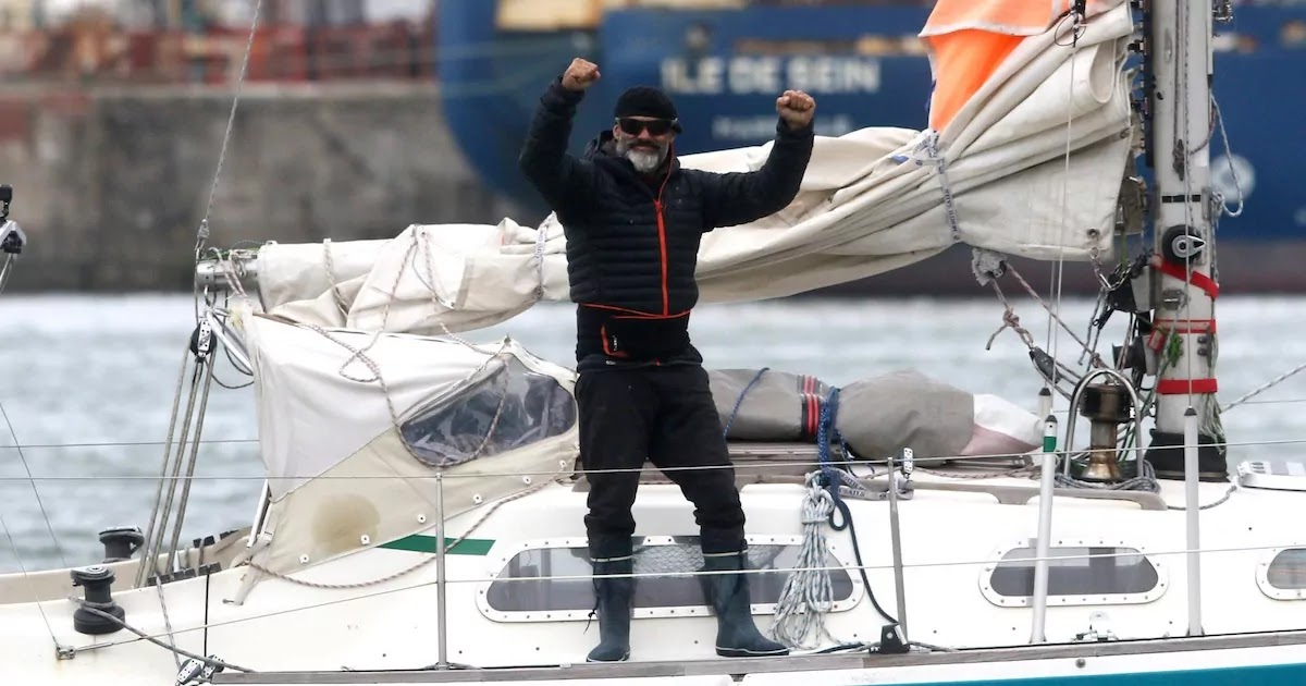Man Sails 5,600 Miles Alone From Portugal To Argentina To Be Reunited With His Family