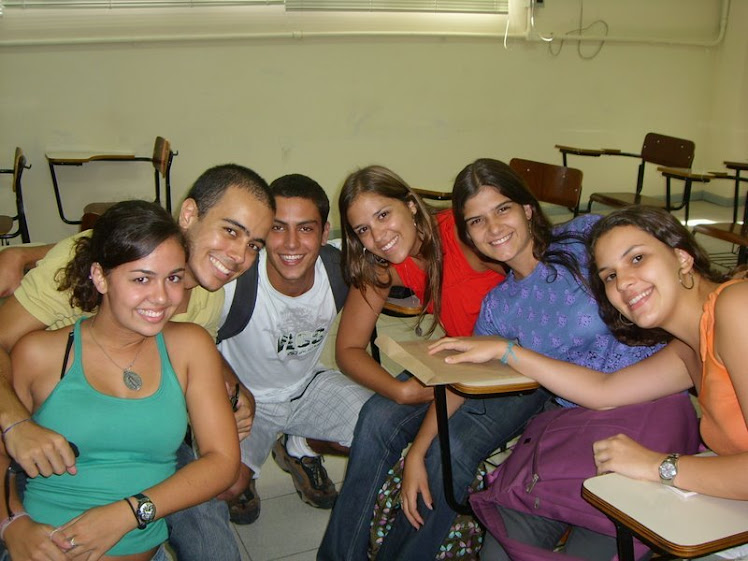 "É sorrindo que vou curtindo a vida e é sorrindo que faço a minha história."