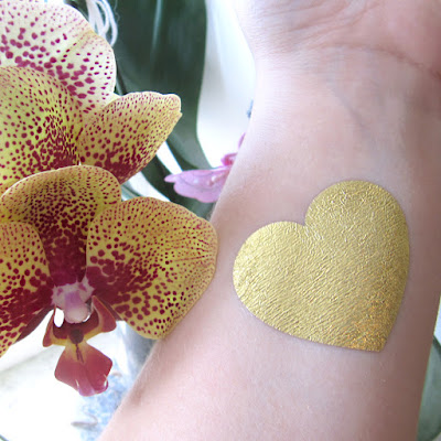 Jewellery heart tattoo to wear on skin