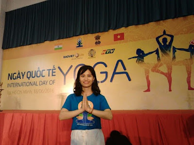 cô giáo yoga