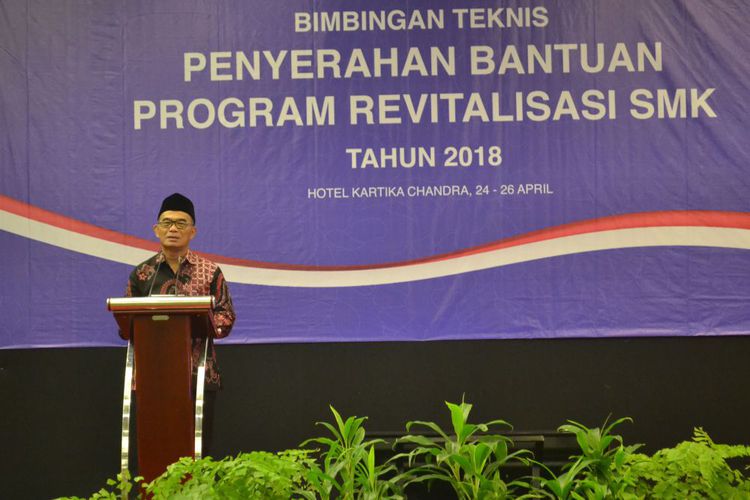 Mendikbud Bagi Pengunggah Foto Soal UN akan diberi Nilai Nol