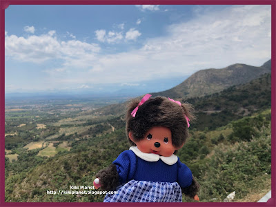 kiki monchhichi spain plage catalogne beach casaques roses montagne pyrénnées