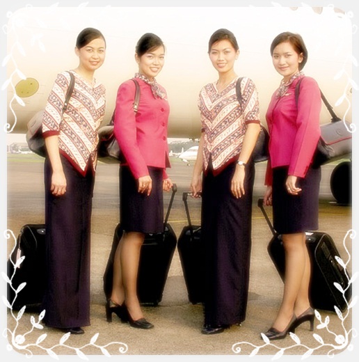 Contoh model seragam pramugari  maskapai airlines Indonesia 