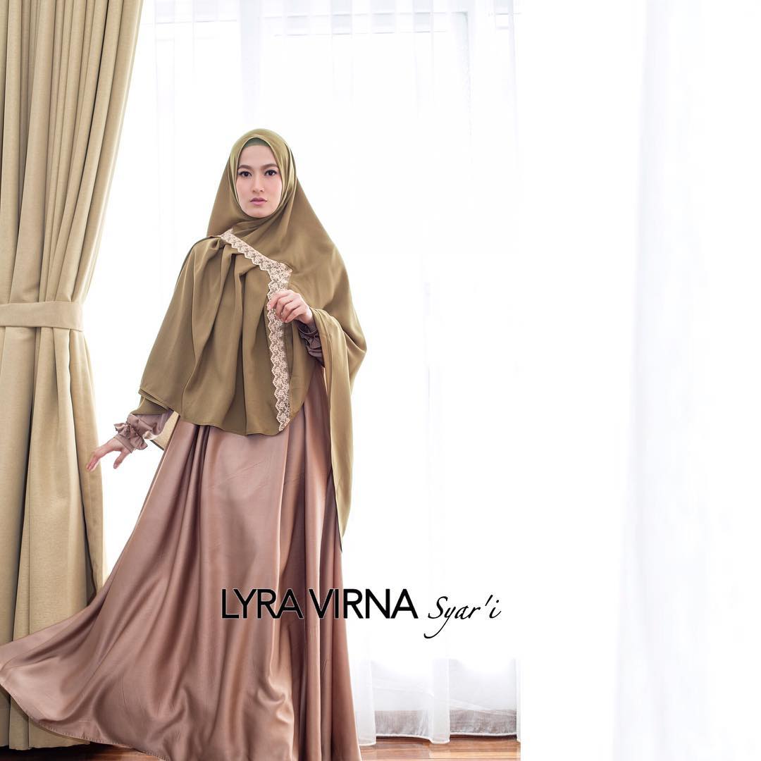 25+ Foto Model Gamis Syar'i Lyra Virna Terbaru 2018