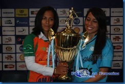 capitanas con la copa 2013_001