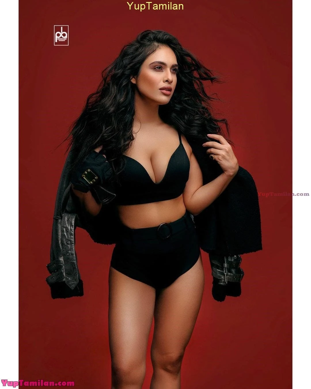 Neha Malik Sexy Bikini Pic Flaunts Hot Curves