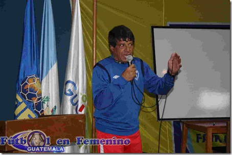 prof. benjamin monterroso entrenador pre-seleccion femenina sub-17