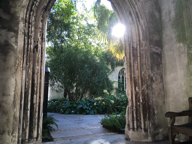 Saint Dunstan in the East Church Garden London tips