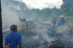 Diduga Handphone Meledak, 2 Unit Rumah Terbakar di Abe Pantai Jayapura