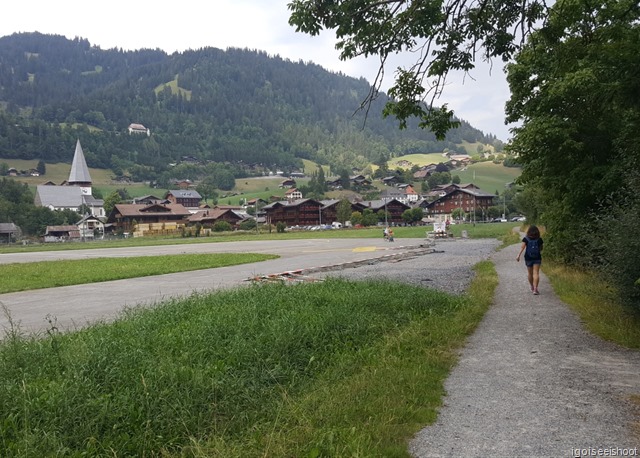 Walking back to Saanen Station to catch the 5.01 PM train back to Montruex.