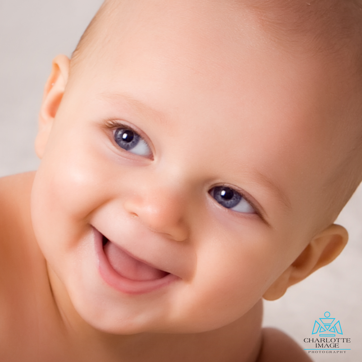 Gambar Bayi Bayi Bermata Biru