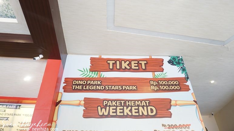 Dino Park Jatim Park 3 Batu Malang Sara Neyrhiza A