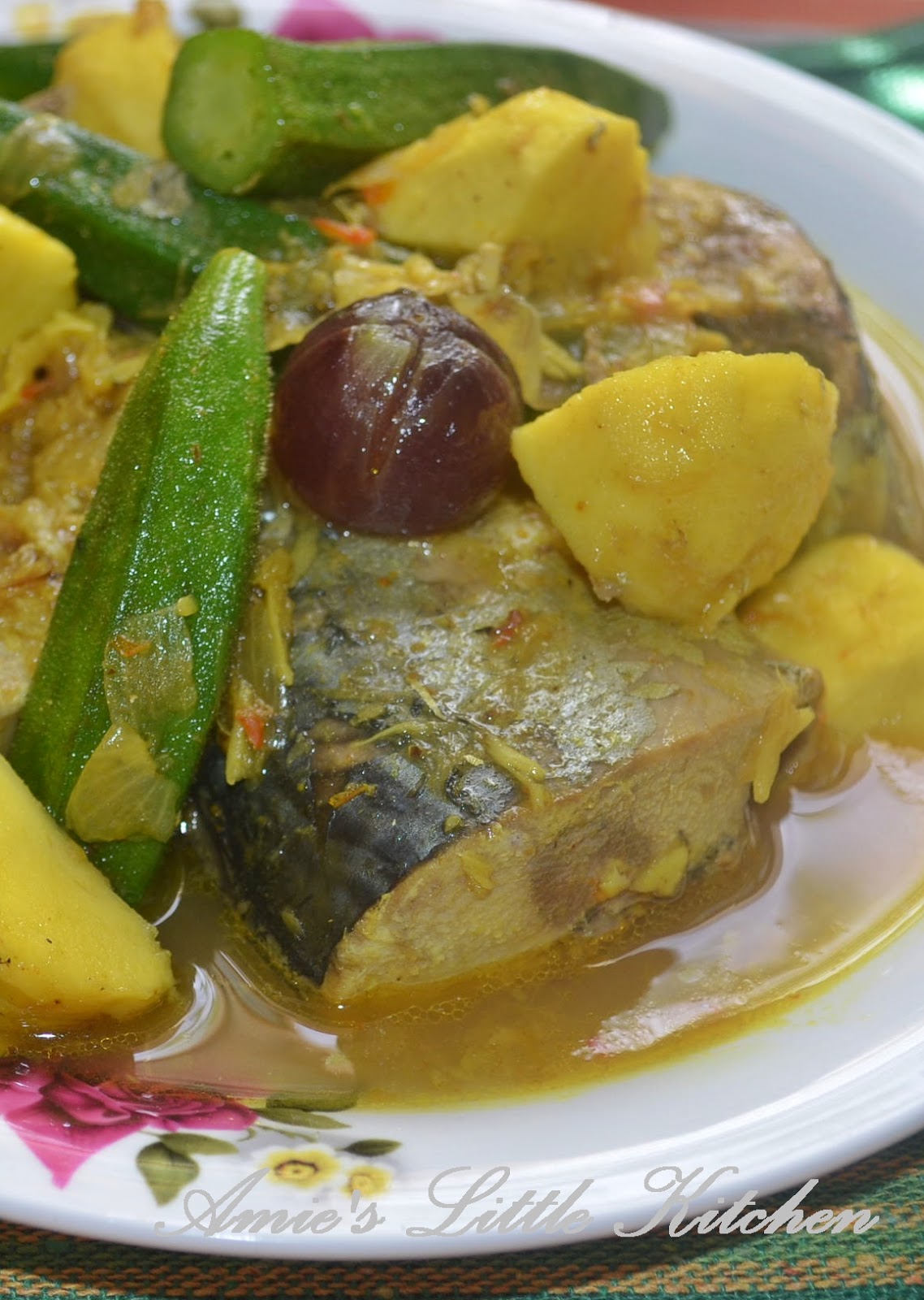 AMIE'S LITTLE KITCHEN: Ikan Tongkol Singgang Serani