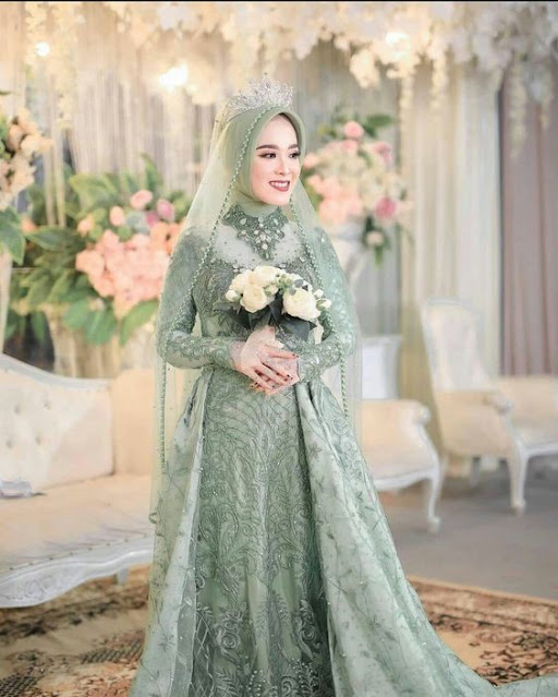 Gaun Pengantin Berhijab Sederahana