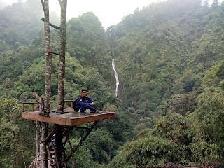 Menara Curug Cibareubeuy Subang