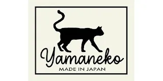 「やまねこ/Yamaneko」カメラバッグ ブランドロゴ