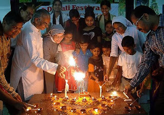 Perayaan India: DEEPAVALI / DIWALI