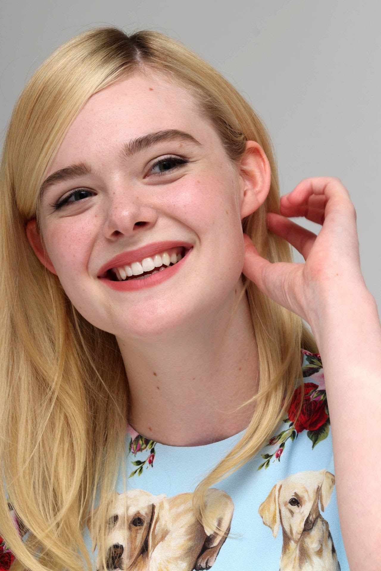 Elle Fanning At The Beguiled Press Conference リメイク版 白い肌の異常な夜 の最新作 ザ ビガイルド の記者会見のエルたん Cia Movie News