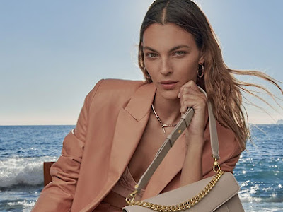 BULGARI lançou campanha de bolsas 