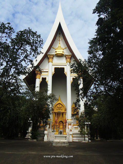 พระอุโบสถวัดกลางอ่างแก้ว สมุทรสาคร