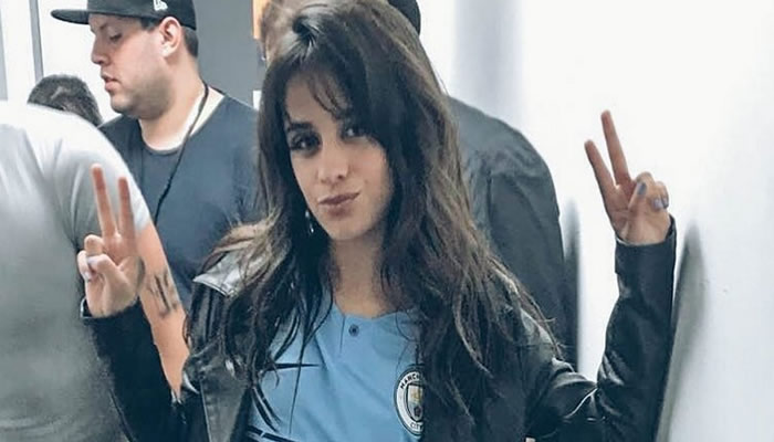  Torcedora do mancheste city, Camila Cabello vai a final da liga dos campeões