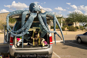 The Berry Bunch: an Octopus Trunk-or-Treat: Happy Halloween