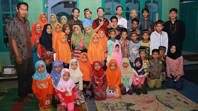 Bukber dan Mengedukasi Santri TPQ Al Hidayah