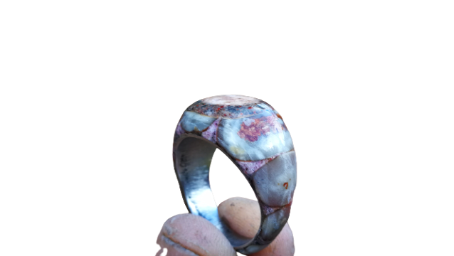 صنع خاتم يدويا من نواة التمر و الزجاج الملون