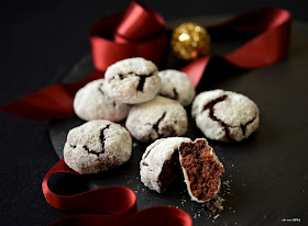 chocolate-crinkle-cookies