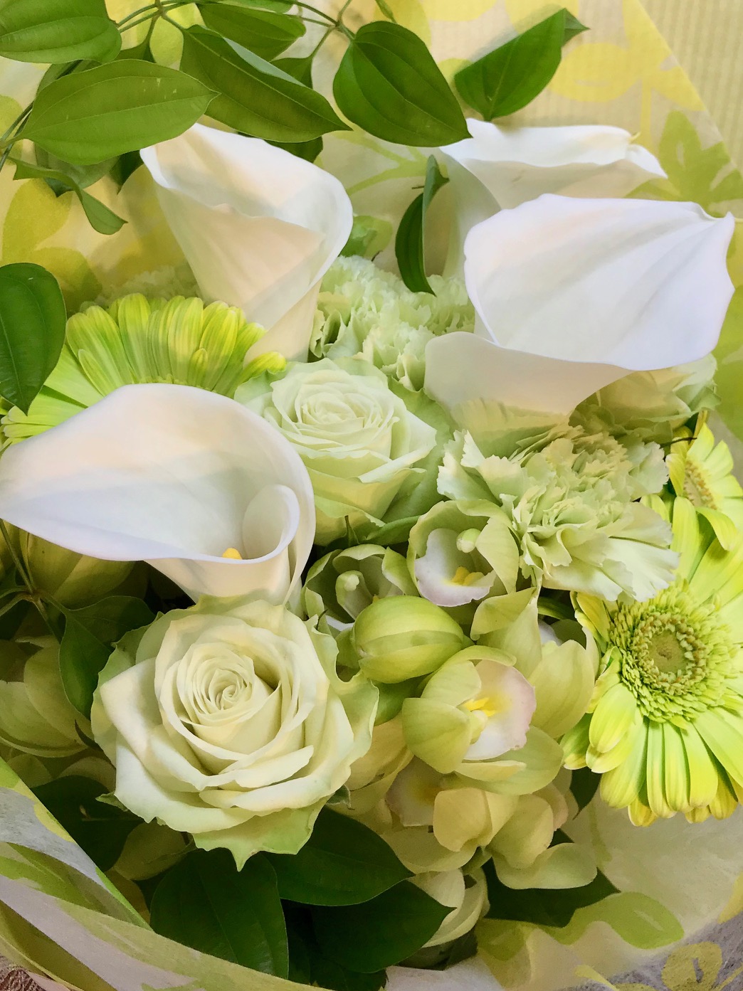 葉織 Haori Flowers 新宿区のお花屋さん 母の日ギフト グリーン色の花束