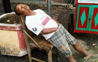 Inilah 31 Pose  Tidur Lucu  dan Unik Yang Akan Membuat Anda 