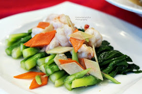 Stir Fried Hong Kong Kai Lan with Prawn Meat & Garlic