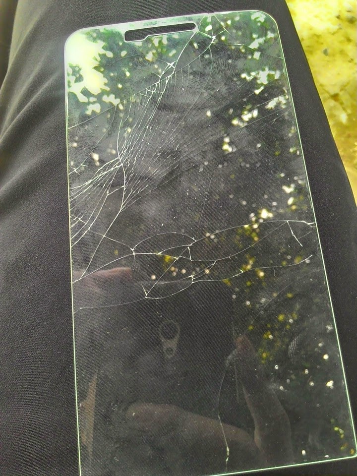 Layar LCD Asus Zenfone 5 Pecah Setelah jatuh ~ Tukang Utak 